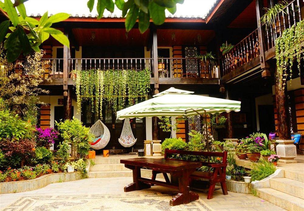 Lijiang Wangjia Courtyard Inn エクステリア 写真