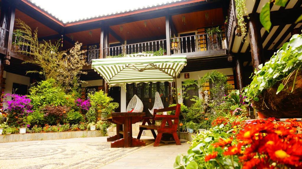 Lijiang Wangjia Courtyard Inn エクステリア 写真